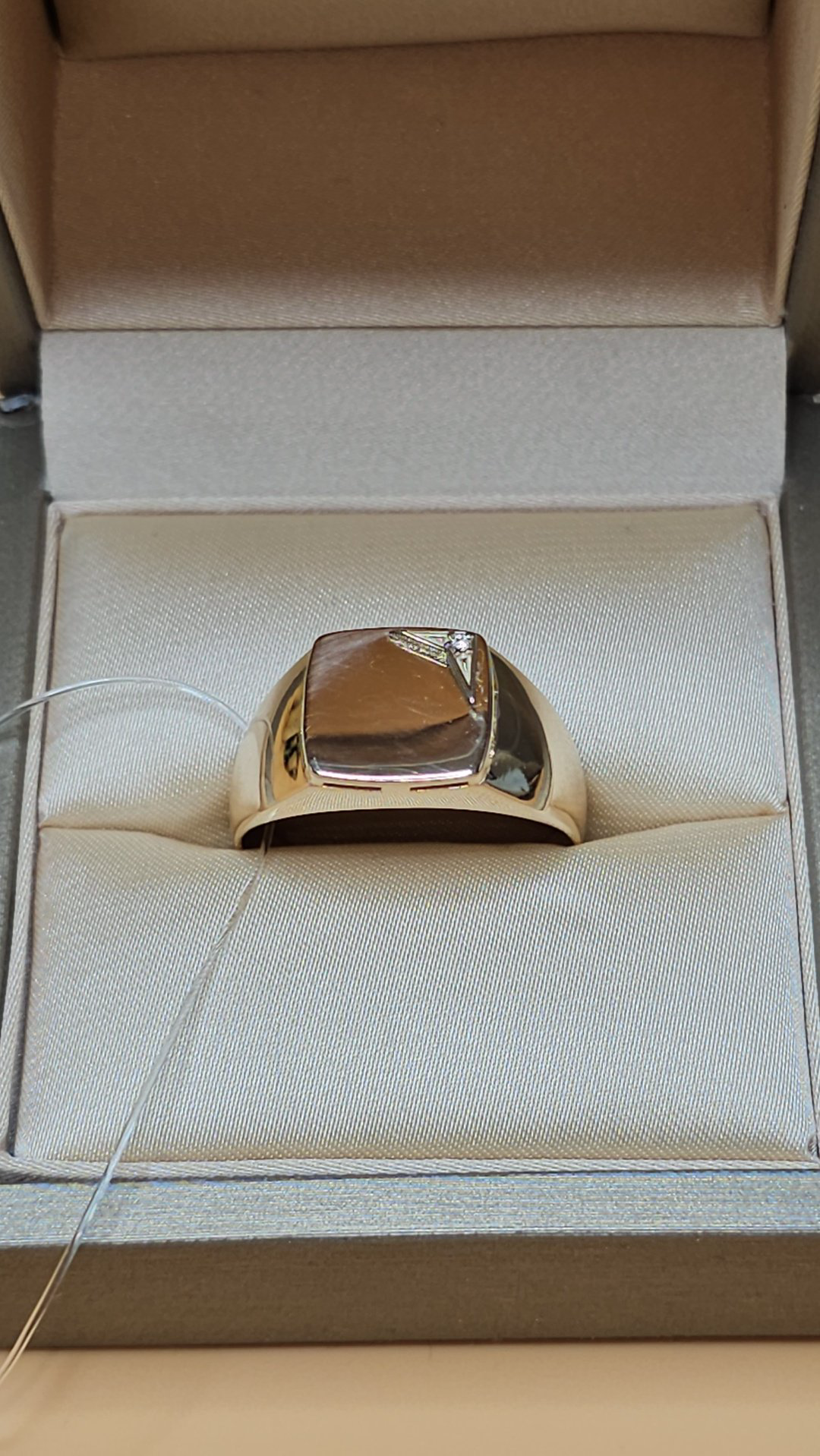 Кольцо Carat 1311017 размер 21.5 вес 3.61 г золото, фианит купить,NaN