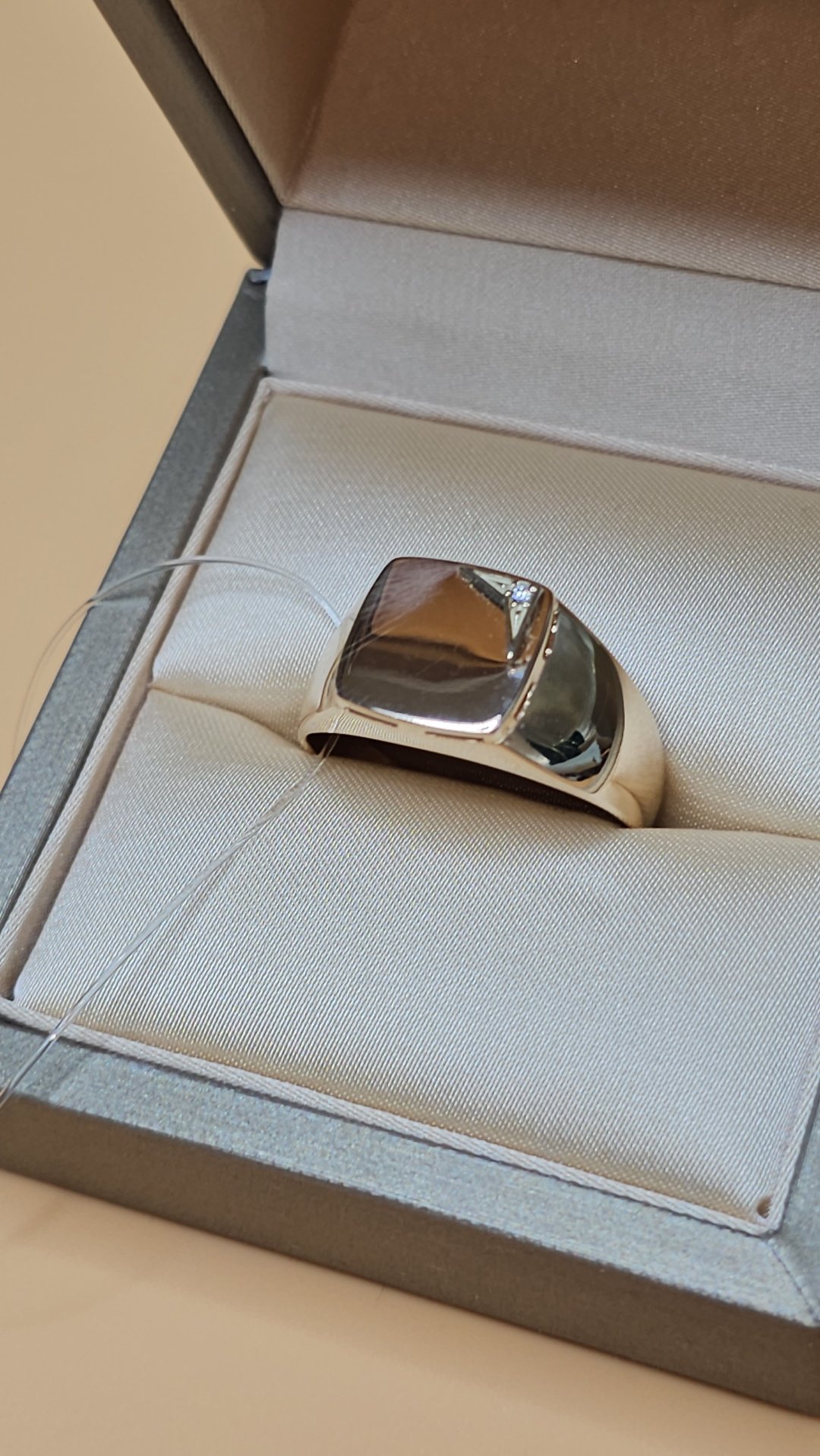 Кольцо Carat 1311017 размер 21.5 вес 3.61 г золото, фианит купить,NaN