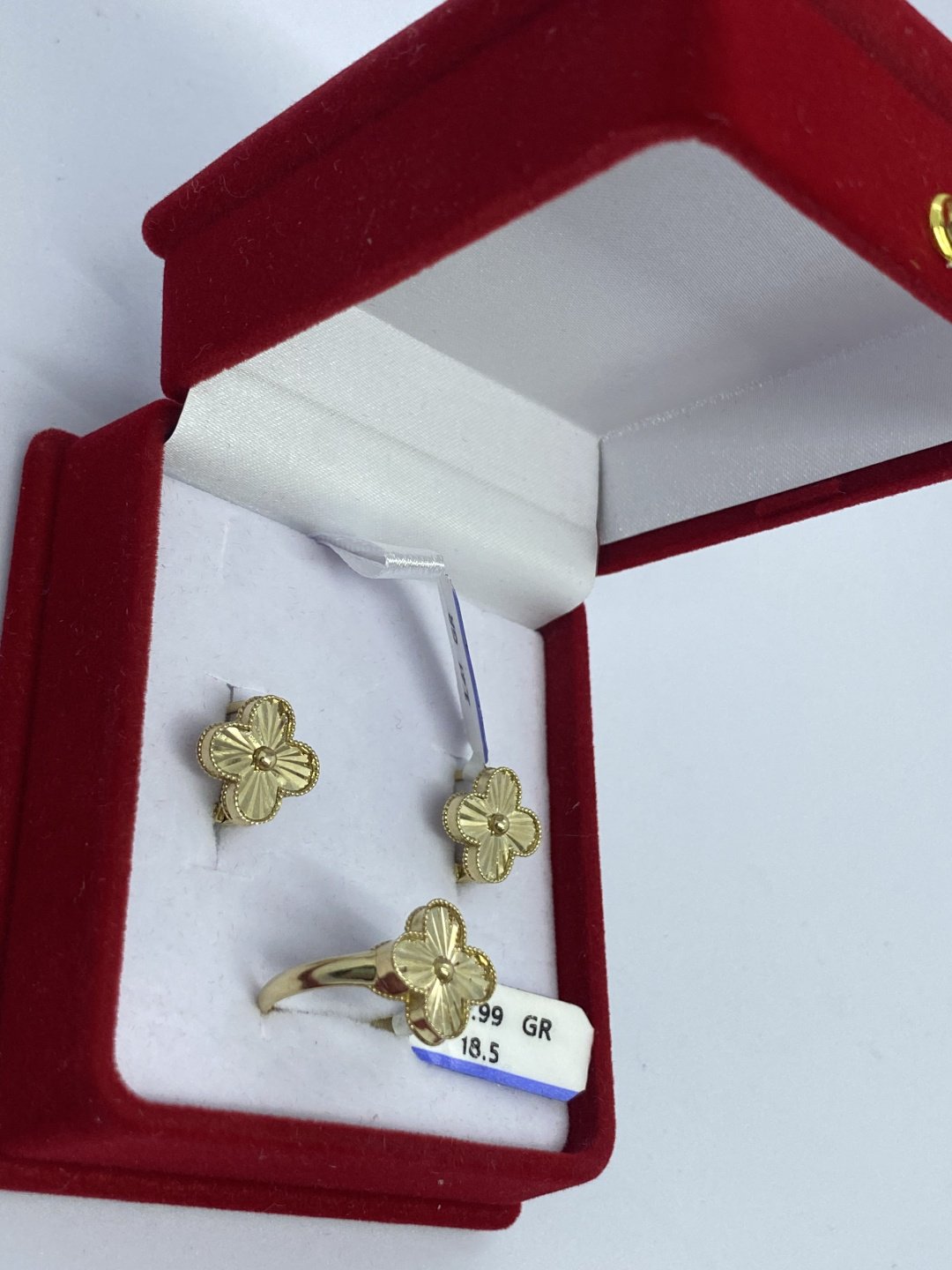585 ЗОЛОТОЙ 4737888 вес 5.4 г золото, без вставок купить,NaN