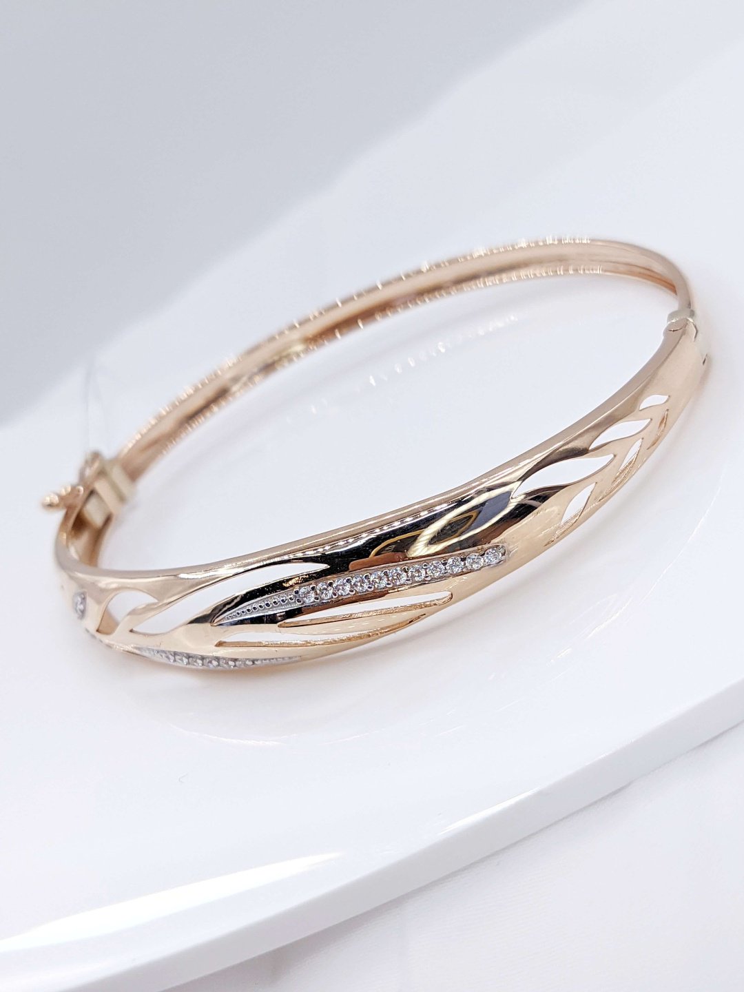 Браслет CAPRICE CB2306679 длина 19 см, вес 6.79 г золото, плетение отсутствует купить,NaN