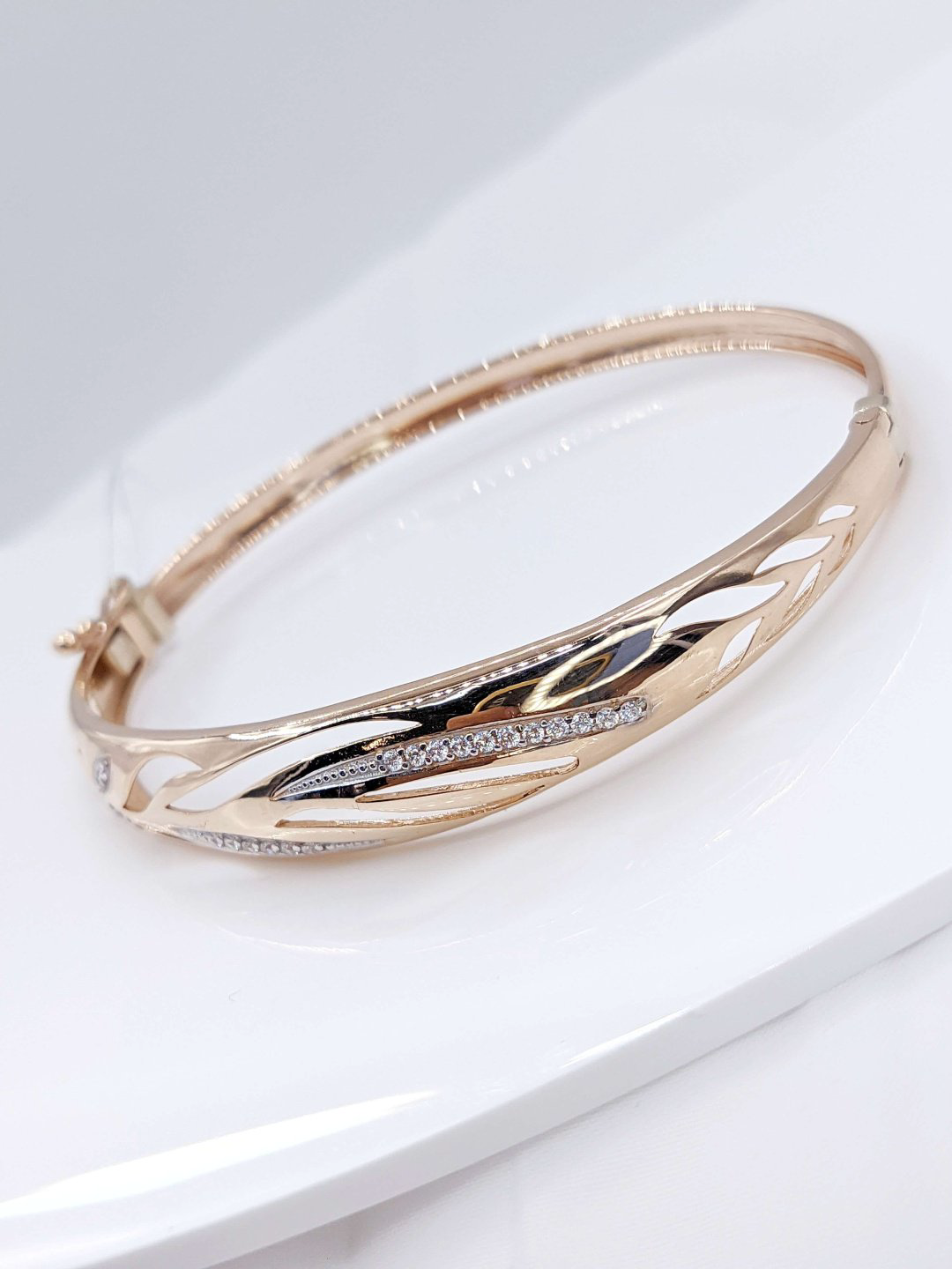 Браслет CAPRICE CB2306679 длина 19 см, вес 6.79 г золото, плетение отсутствует купить,NaN