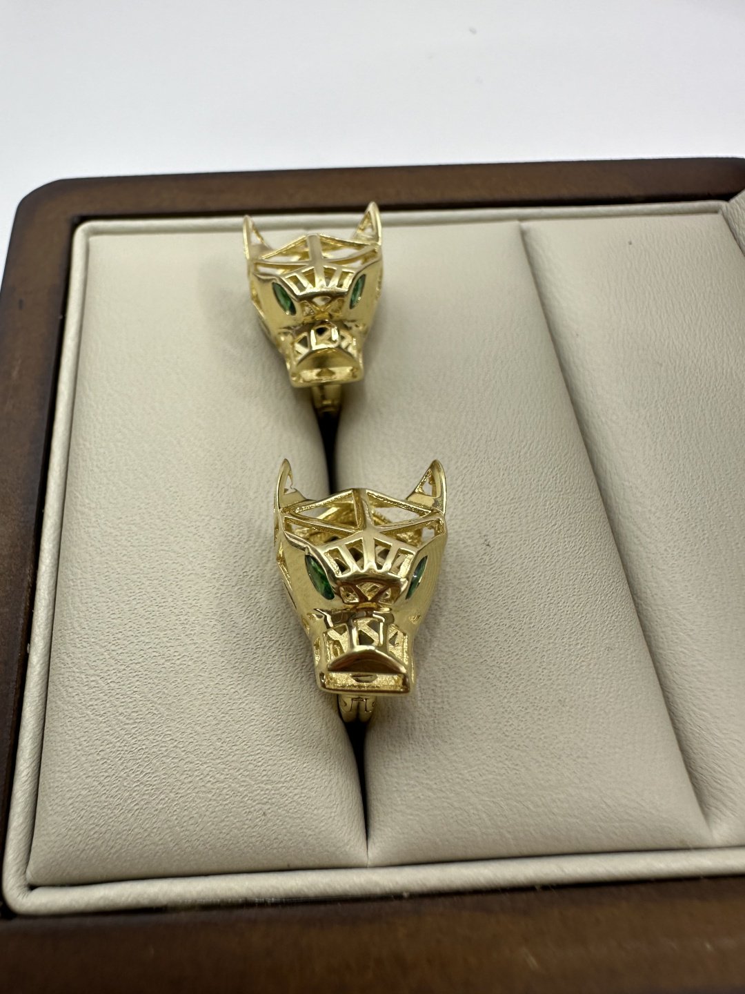 Серьги Ab Серьги золото 585,алтын сырга барыс тигр вес 4.39 г золото, изумруд купить,NaN