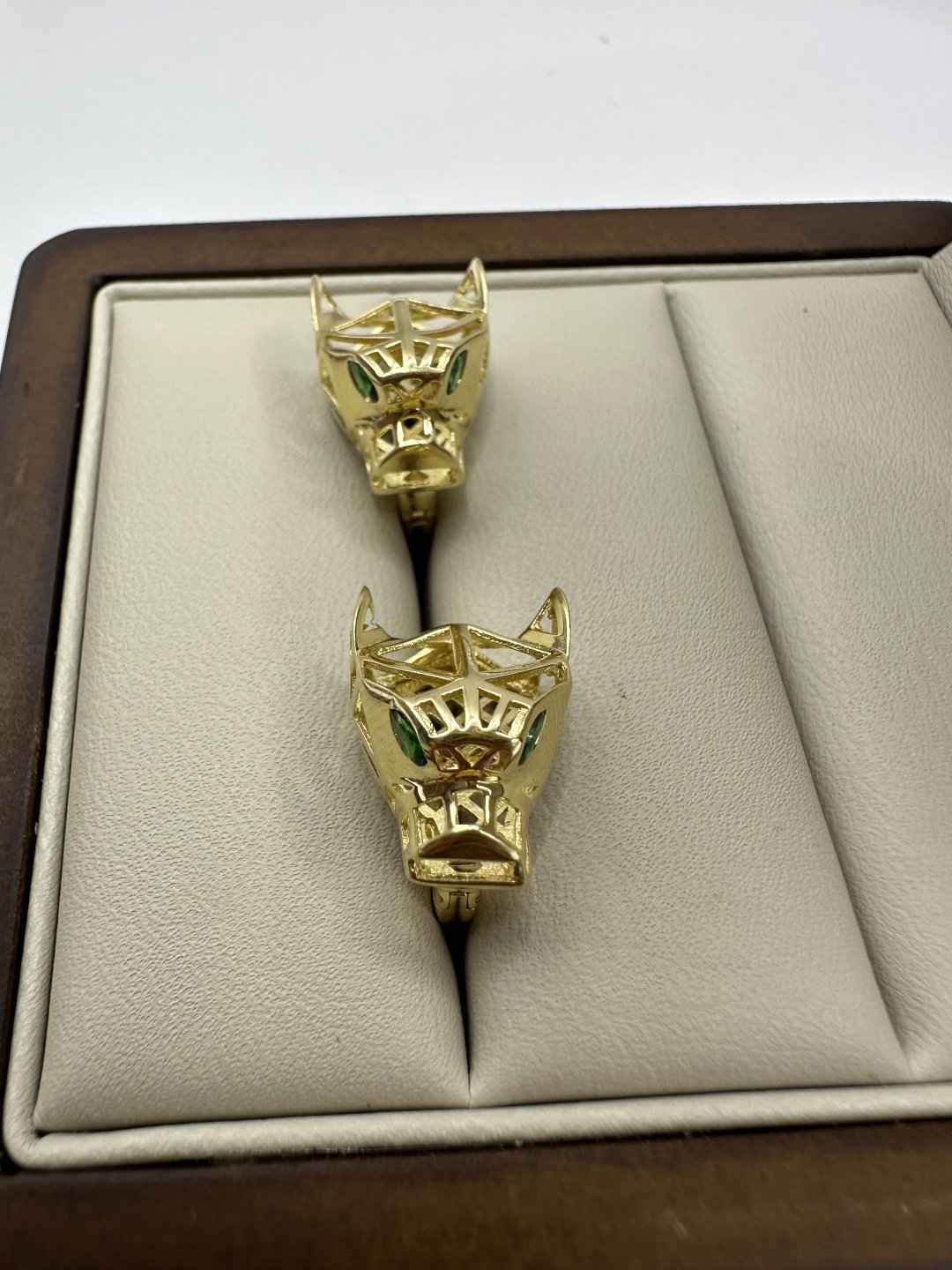 Серьги Ab Серьги золото 585,алтын сырга барыс тигр вес 4.39 г золото, изумруд купить,NaN