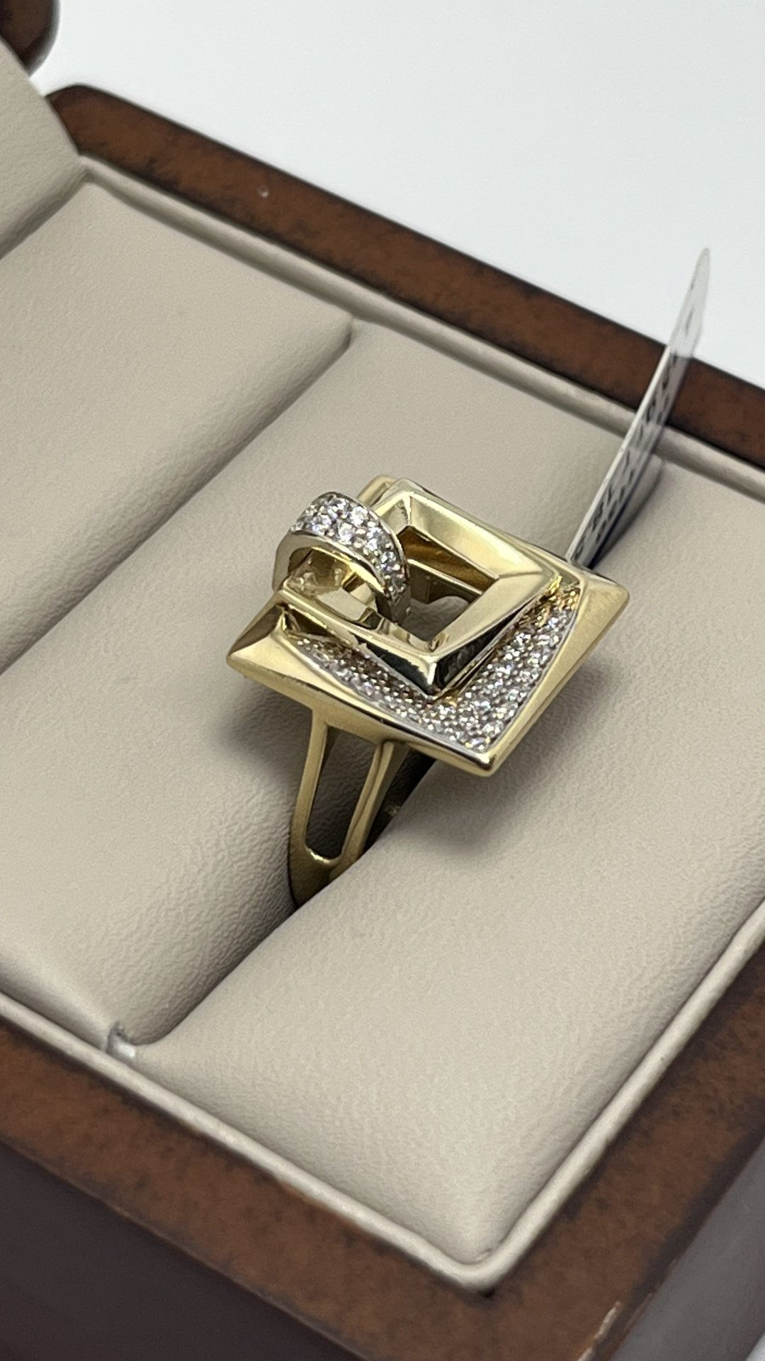 Кольцо AIS COLLECTION Желтое Золото Италия 585 размер 18.5 вес 4.2 г золото, без вставок - ForteMarket Кольцо AIS COLLECTION Желтое Золото Италия 585 размер 18.5 вес 4.2 г золото, без вставок купить,336000