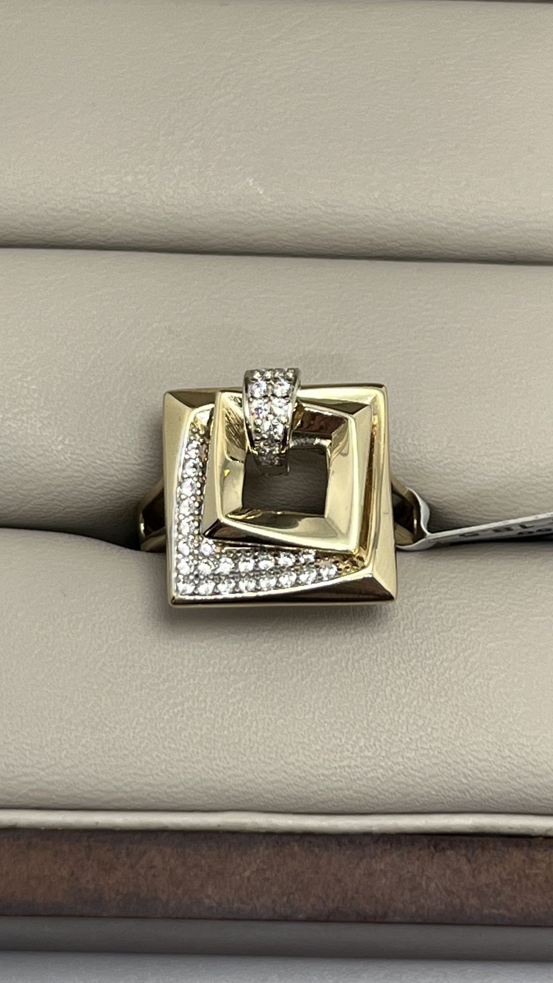 Кольцо AIS COLLECTION Желтое Золото Италия 585 размер 18.5 вес 4.2 г золото, без вставок - ForteMarket Кольцо AIS COLLECTION Желтое Золото Италия 585 размер 18.5 вес 4.2 г золото, без вставок купить,336000