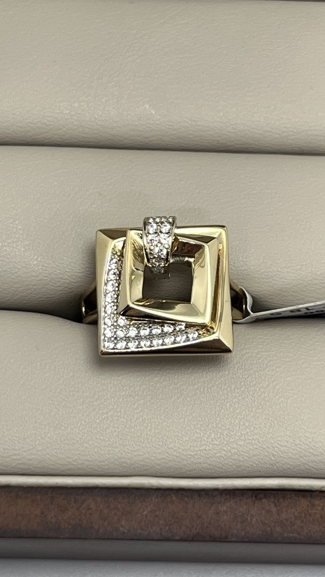 Кольцо AIS COLLECTION Желтое Золото Италия 585 размер 18.5 вес 4.2 г золото, без вставок - ForteMarket Кольцо AIS COLLECTION Желтое Золото Италия 585 размер 18.5 вес 4.2 г золото, без вставок купить,336000