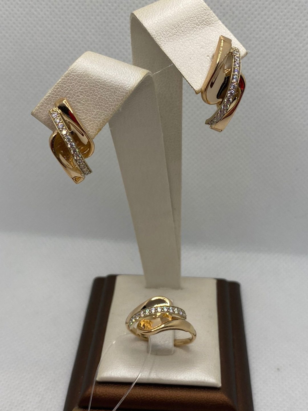 Zhanar Gold ZHA84/140 вес 4.14 г золото, фианит купить,NaN