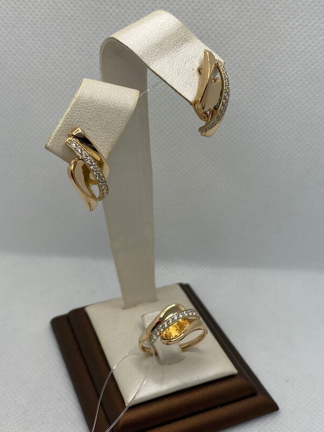 Zhanar Gold ZHA84/140 вес 4.14 г золото, фианит купить,NaN