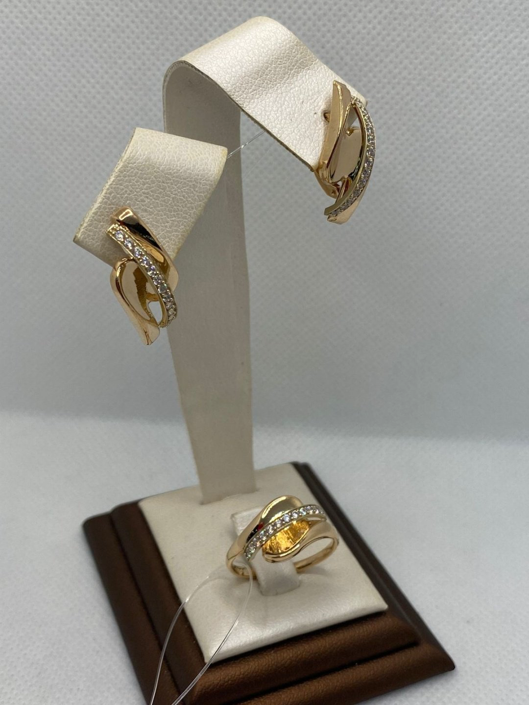 Zhanar Gold ZHA84/140 вес 4.14 г золото, фианит купить,NaN