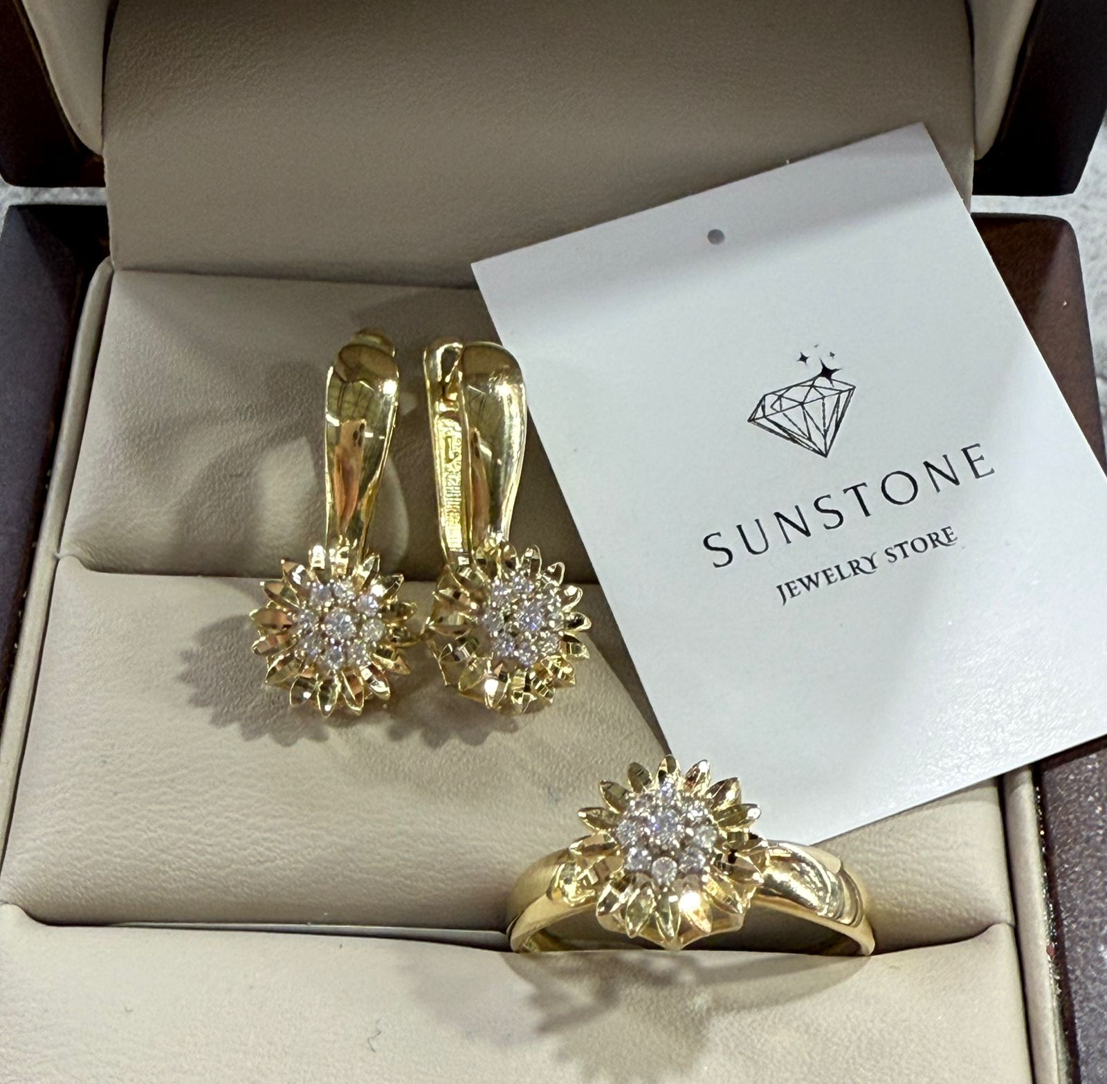 Комплект Sunstone S646 золото 4.40гр 18р купить,320000