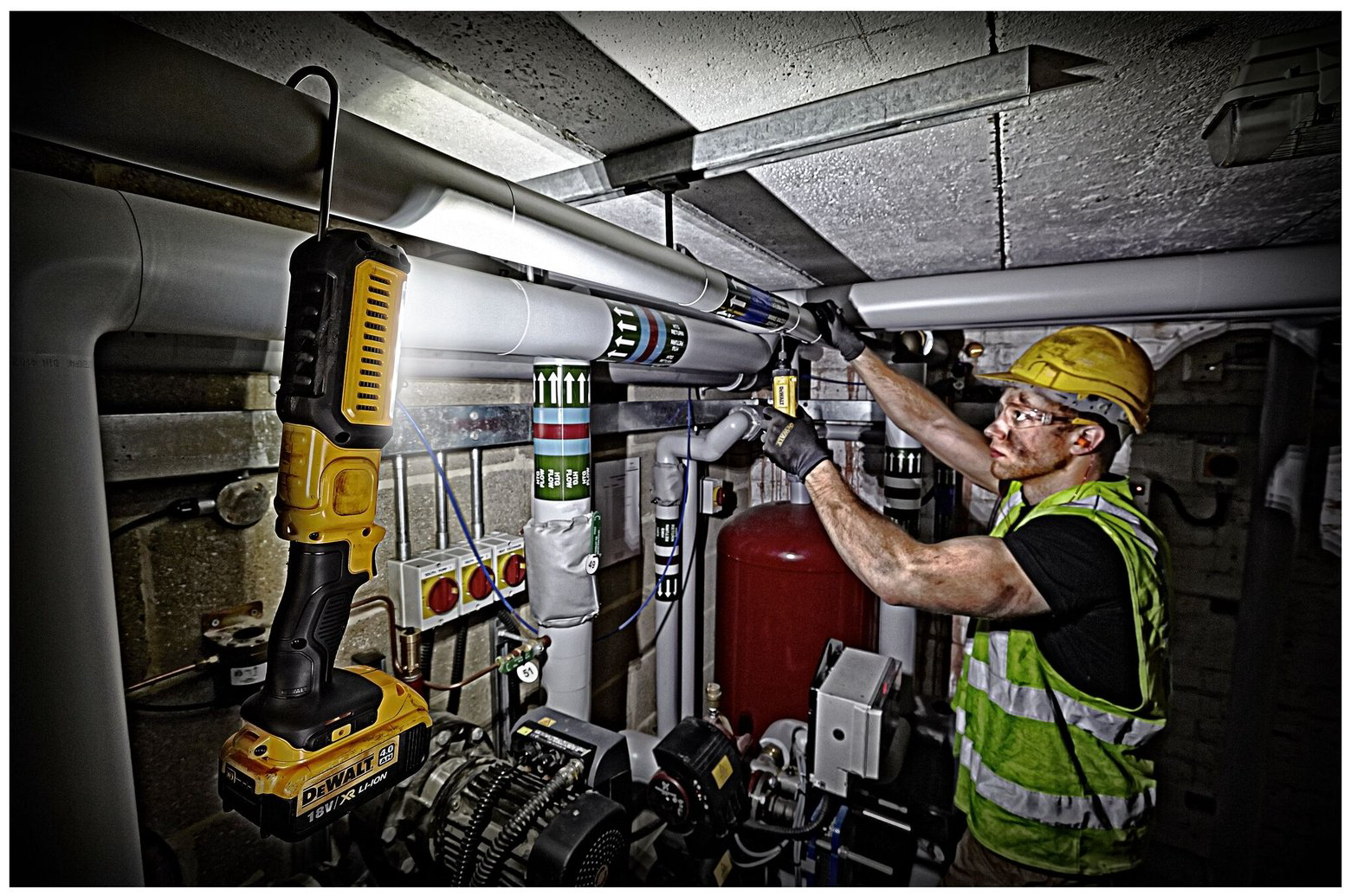 DeWALT фонарь-прожектор DCL050-XJ питание от аккумулятора - ForteMarket DeWALT фонарь-прожектор DCL050-XJ питание от аккумулятора купить,41330