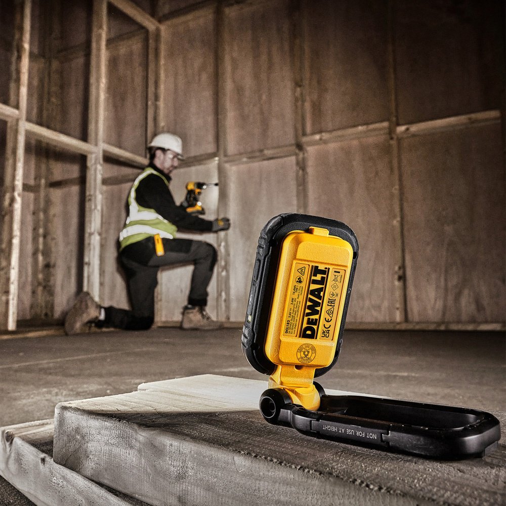 DeWALT фонарь-прожектор DCL182-XJ питание от аккумулятора
