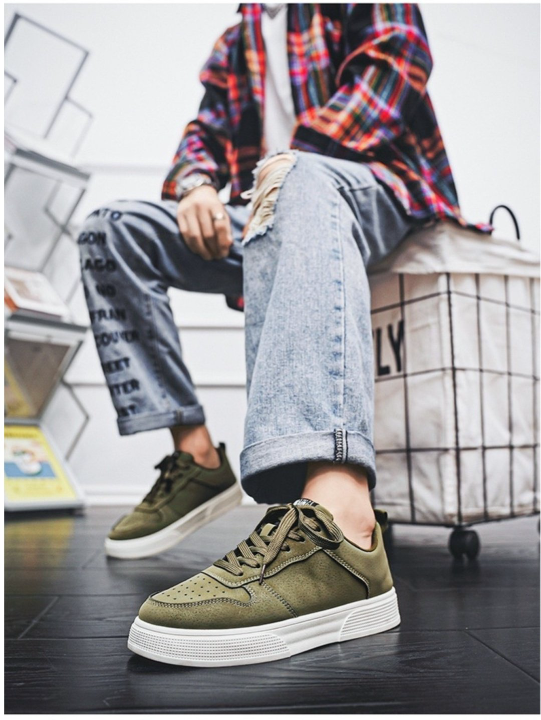 Кроссовки Kiton кроссовки бело-хаки 39 купить,NaN