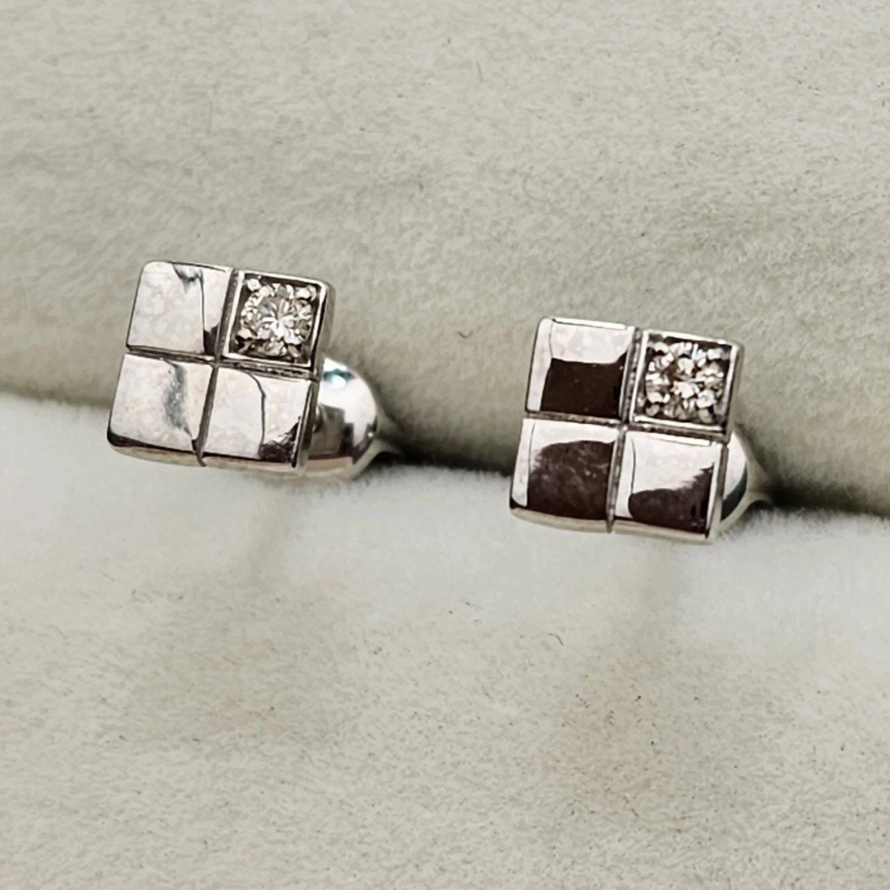 Серьги Deimantas 108563520 1,08гр 0,07ct. купить,NaN