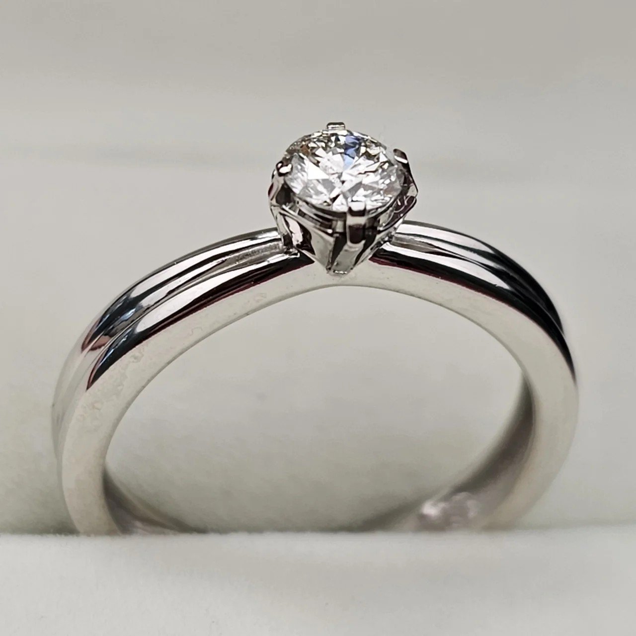 Кольцо Deimantas 108554618 17,5р 3,26гр 0,31ct. купить,NaN