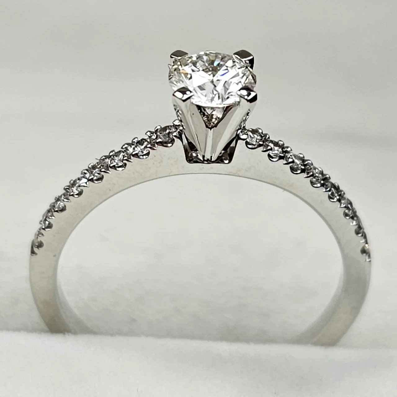 Кольцо Deimantas 108599826 16,5р 1,89гр 0,53ct. купить,NaN