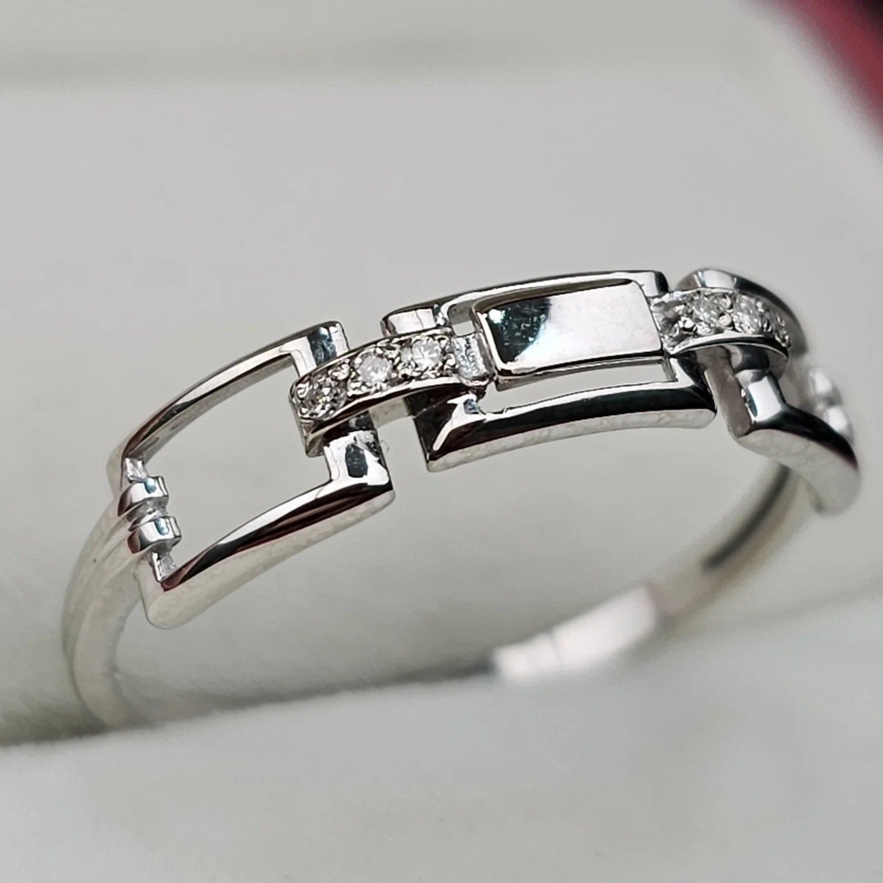 Кольцо Deimantas 108563040 18р 1,55гр 0,04ct. купить,NaN