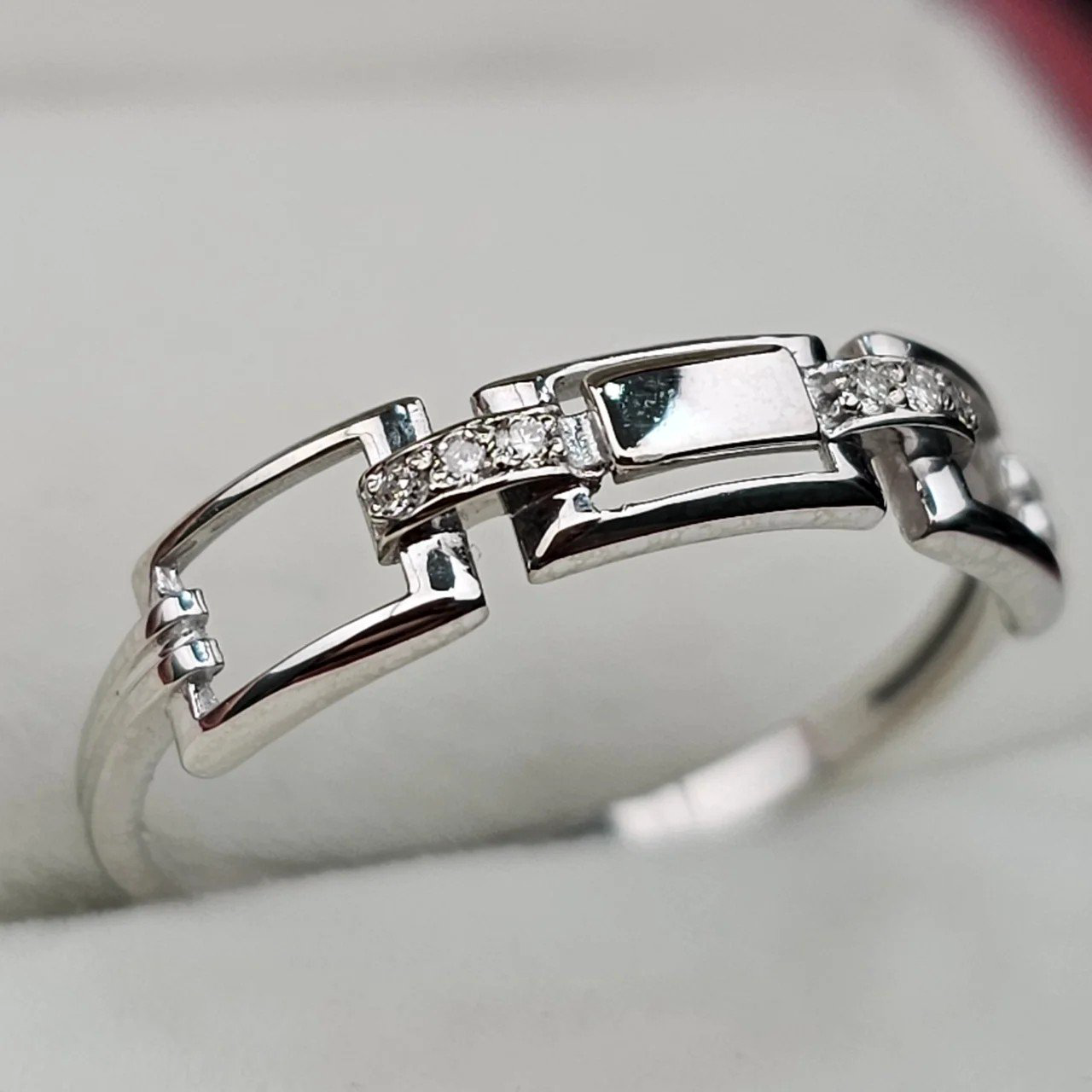 Кольцо Deimantas 108563040 18р 1,55гр 0,04ct. купить,NaN