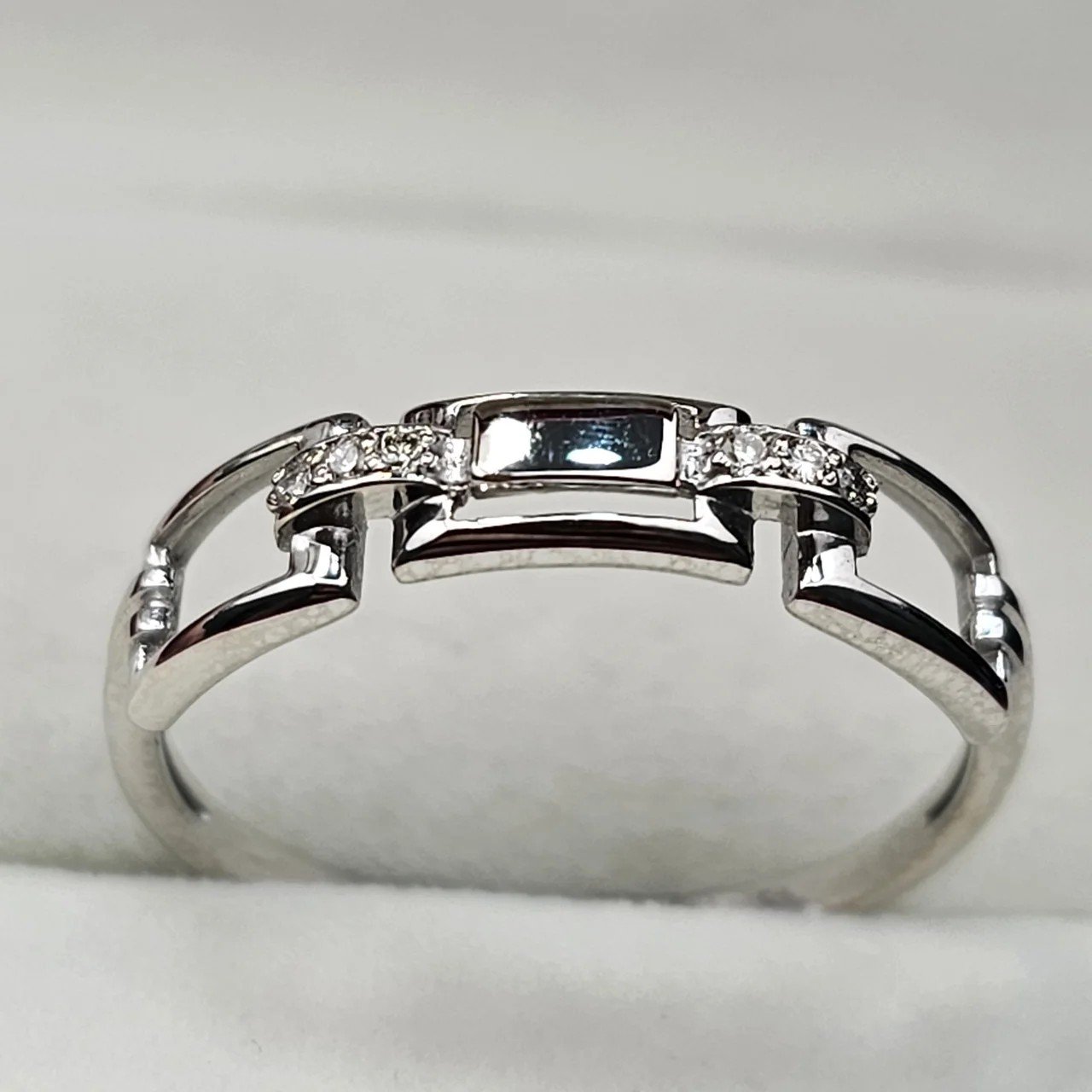 Кольцо Deimantas 108563040 18р 1,55гр 0,04ct. купить,NaN