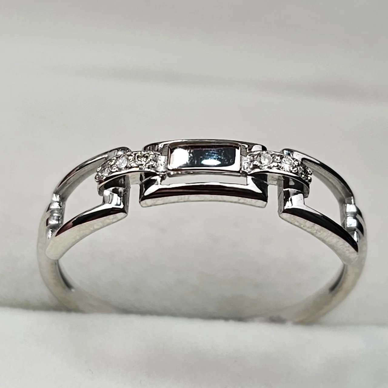 Кольцо Deimantas 108563040 18р 1,55гр 0,04ct. купить,NaN
