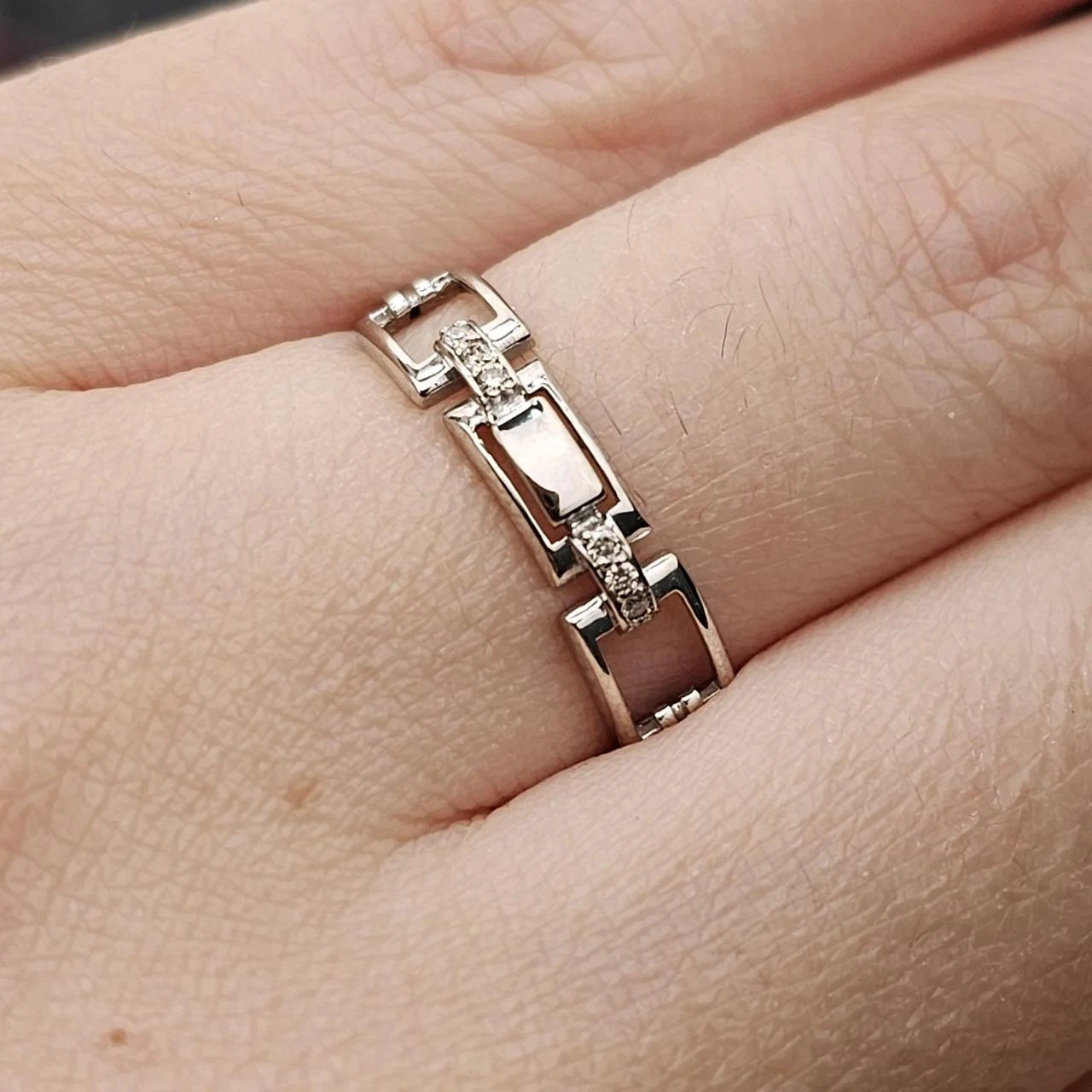 Кольцо Deimantas 108563040 18р 1,55гр 0,04ct. купить,NaN