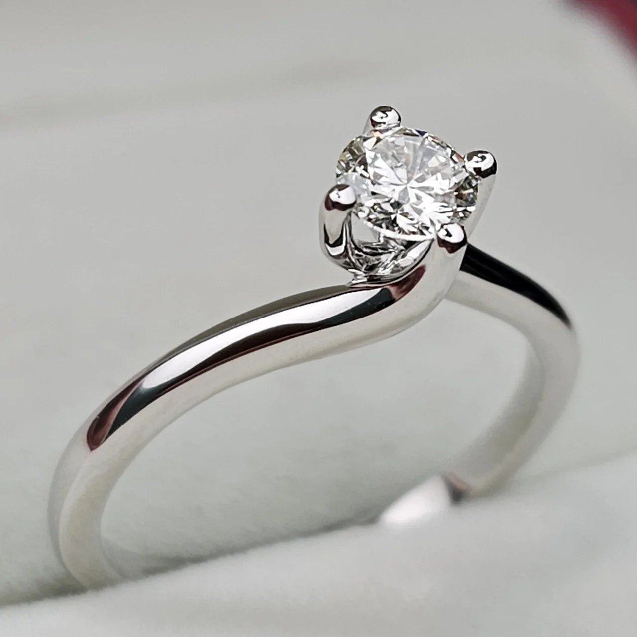 Кольцо Deimantas 108598058 16,5р 2,2гр 0,32ct. купить,NaN