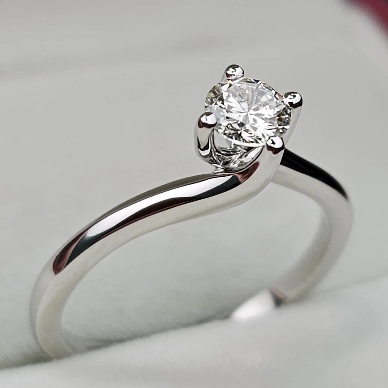 Кольцо Deimantas 108598058 16,5р 2,2гр 0,32ct. купить,NaN