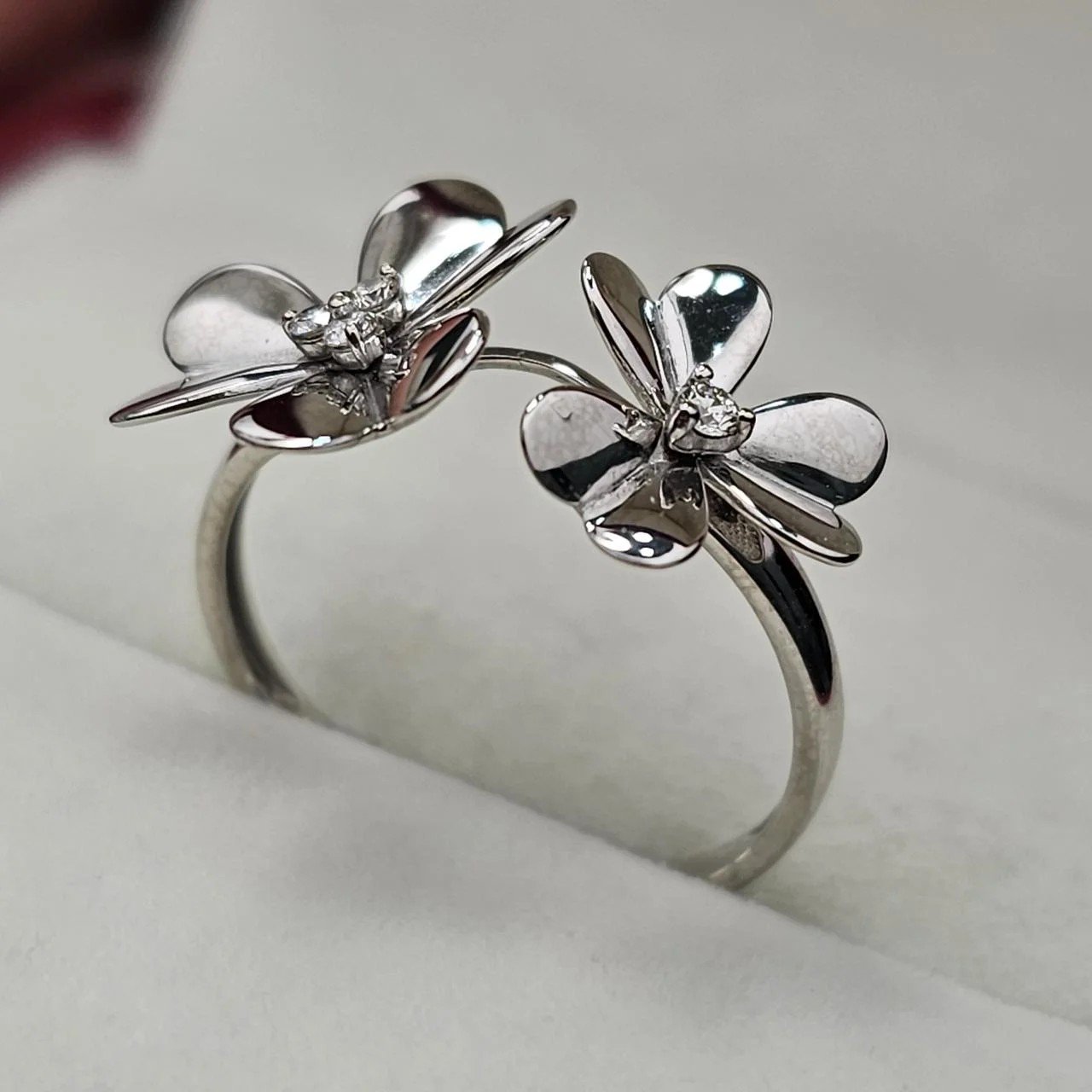 Кольцо Deimantas 108563028 18р 1,93гр 0,063ct. купить,NaN
