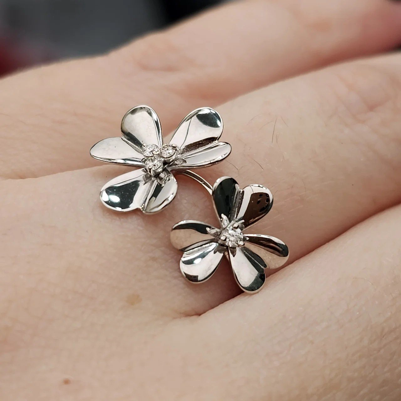 Кольцо Deimantas 108563028 18р 1,93гр 0,063ct. купить,NaN
