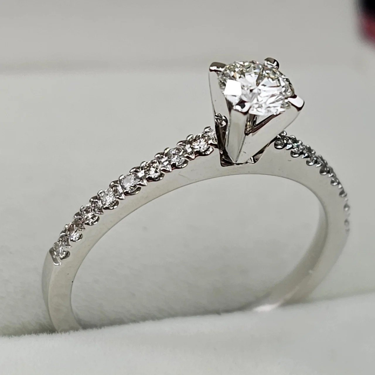Кольцо Deimantas 108599847 16,5р 1,93гр 0,46ct. купить,NaN