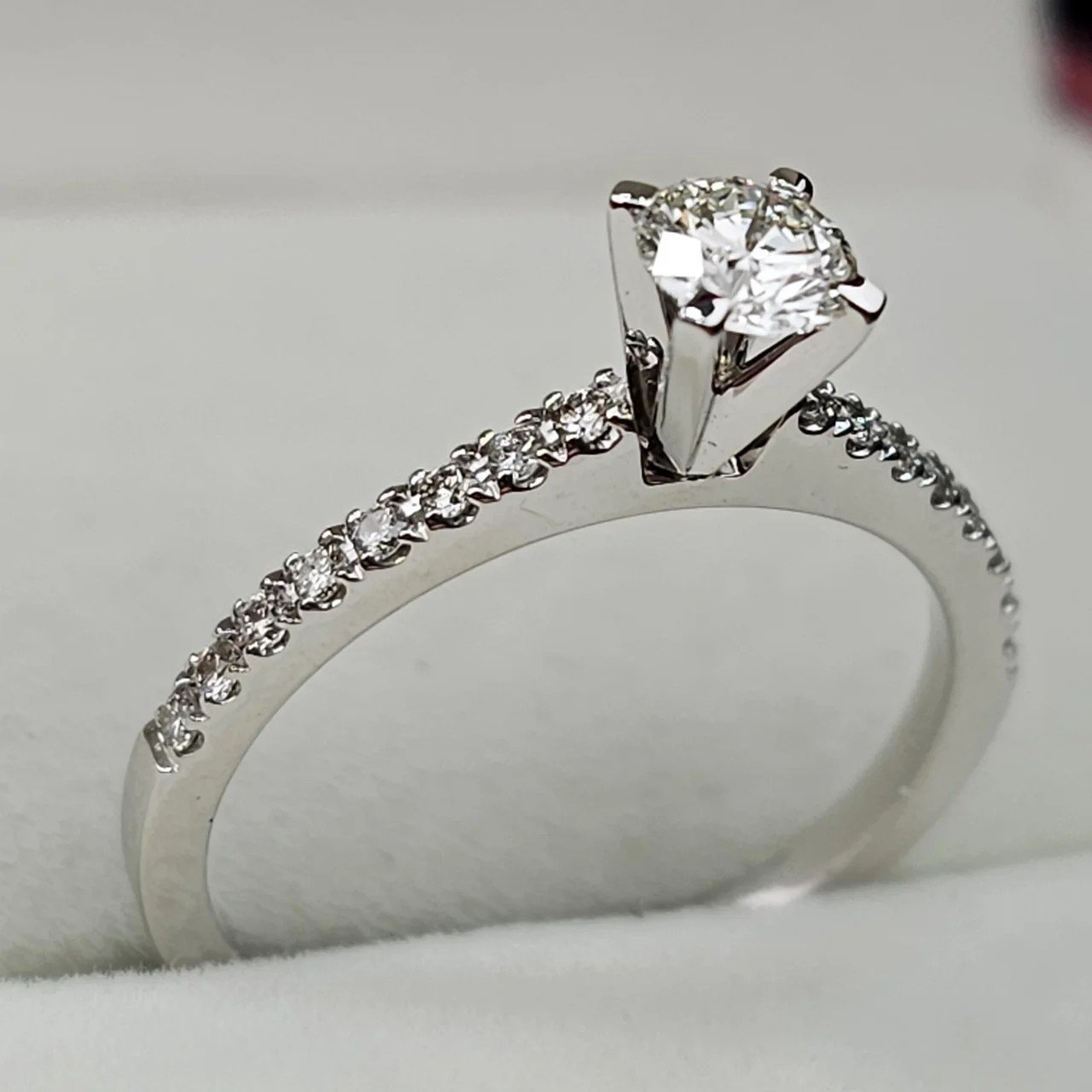 Кольцо Deimantas 108599847 16,5р 1,93гр 0,46ct. купить,NaN