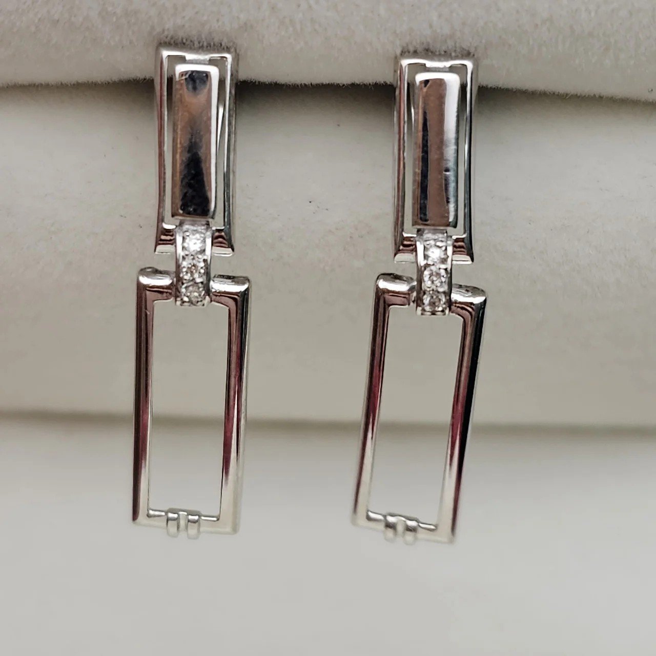 Серьги Deimantas 108563677 2,54гр 0,04ct. купить,NaN