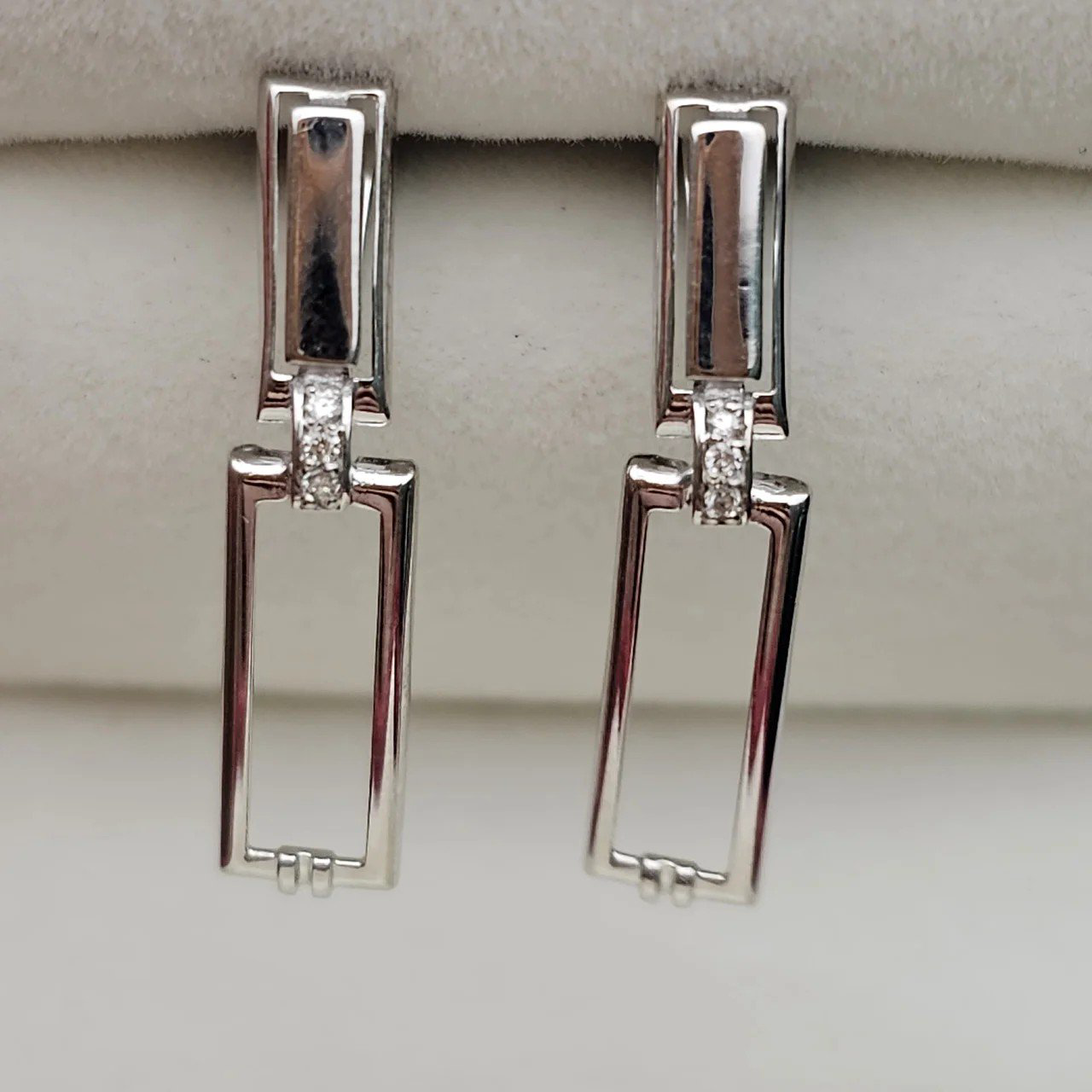 Серьги Deimantas 108563677 2,54гр 0,04ct. купить,NaN
