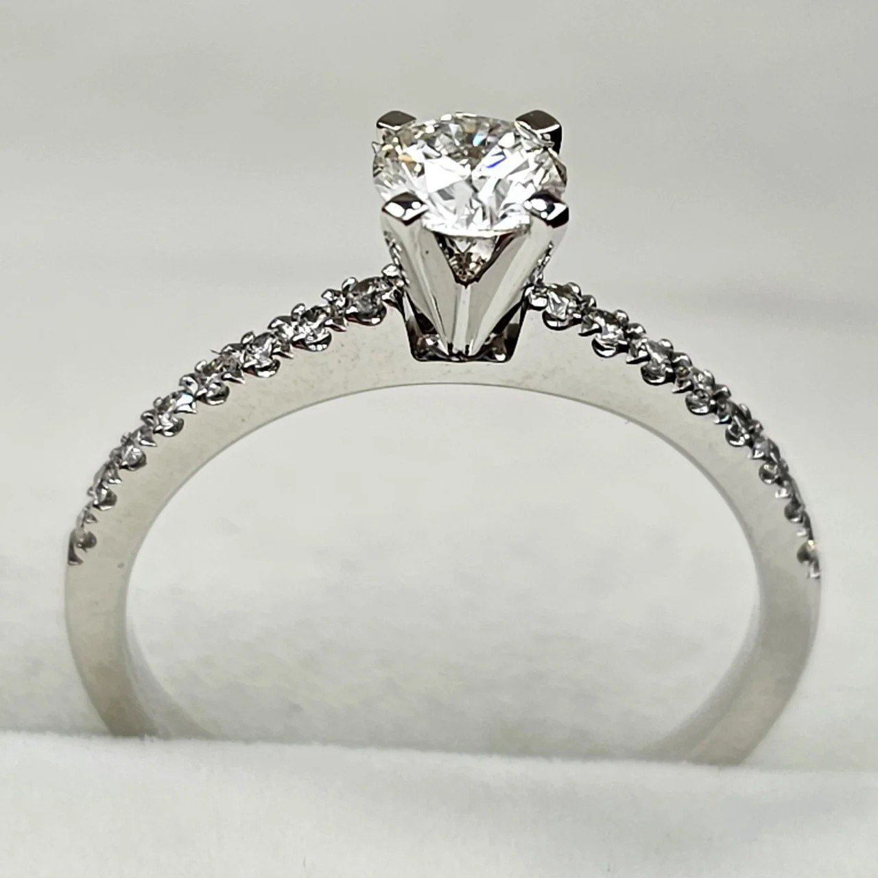 Кольцо Deimantas 108598248 16,5р 1,76гр 0,5ct. купить,NaN