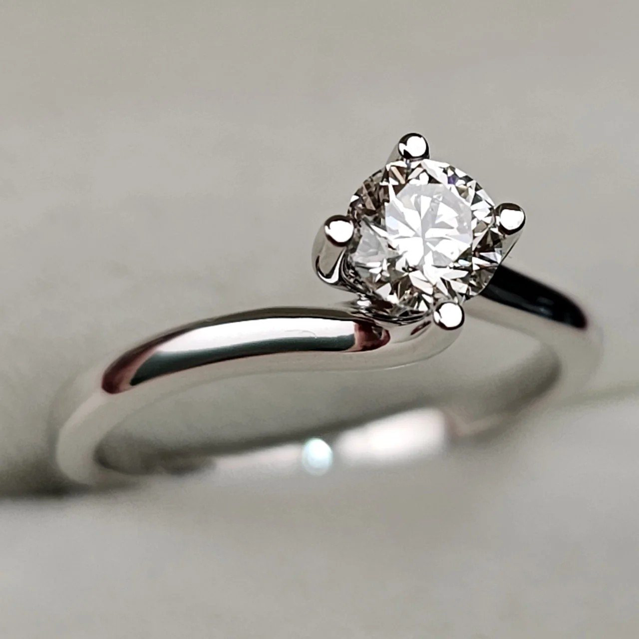 Кольцо Deimantas 108582038 16р 2,21гр 0,39ct. купить,NaN