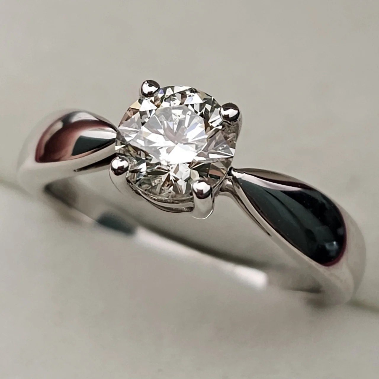 Кольцо Deimantas 108599869 18р 5,12гр 1,0ct. купить,NaN