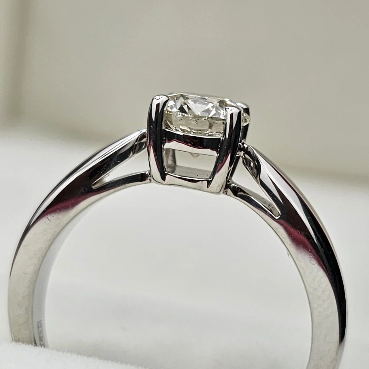 Кольцо Deimantas 108599869 18р 5,12гр 1,0ct. купить,NaN