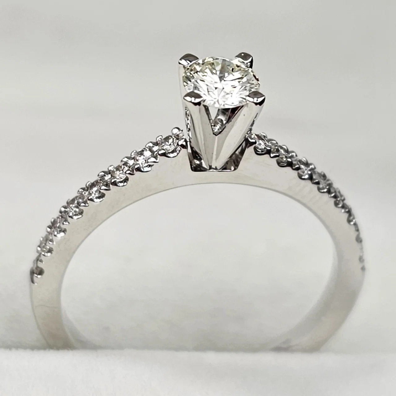 Кольцо Deimantas 108599974 15,5р 1,85гр 0,36ct. купить,NaN