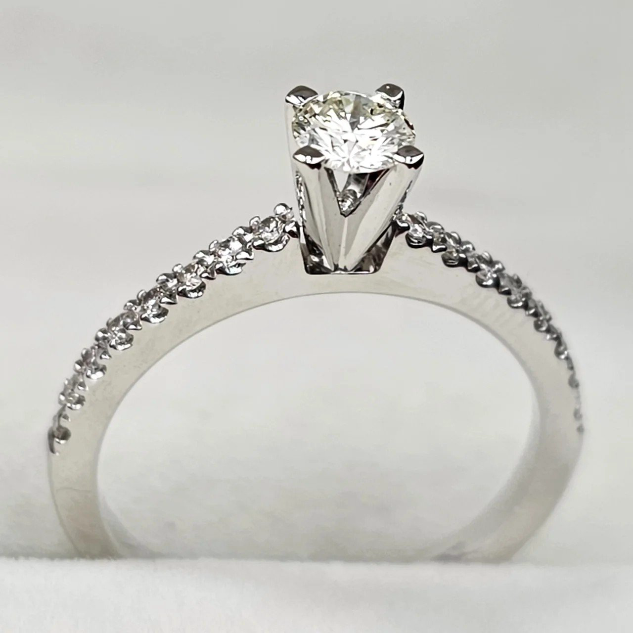 Кольцо Deimantas 108599974 15,5р 1,85гр 0,36ct. купить,NaN