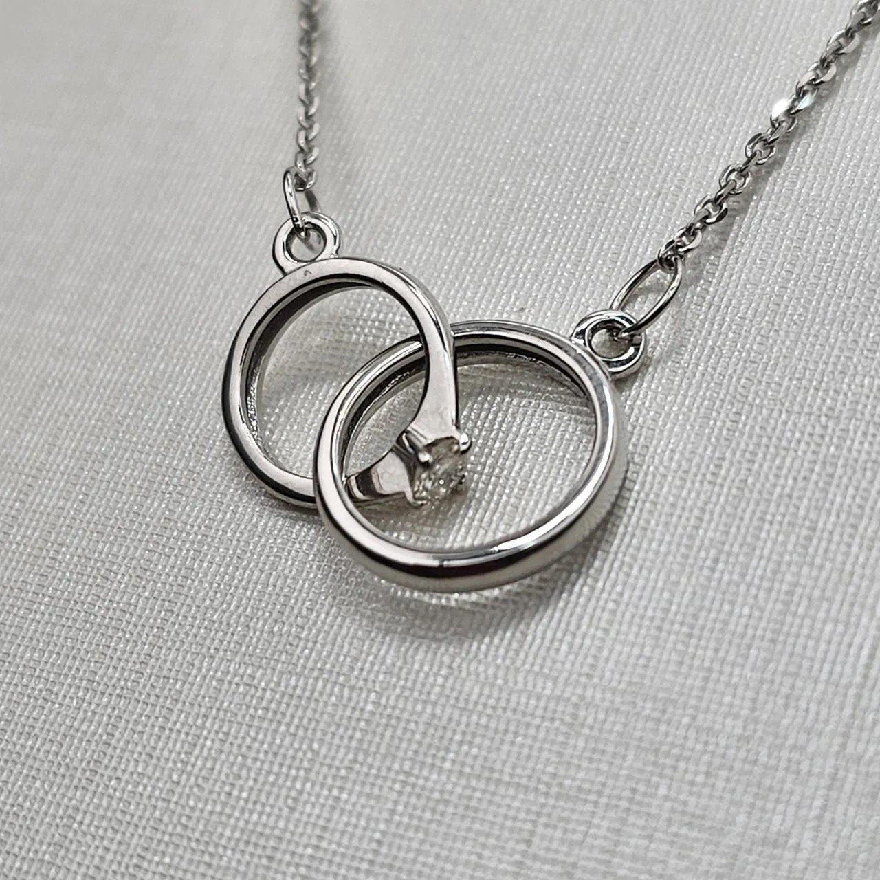 Кулон Deimantas 108563731 2,51гр 0,045ct. купить,NaN