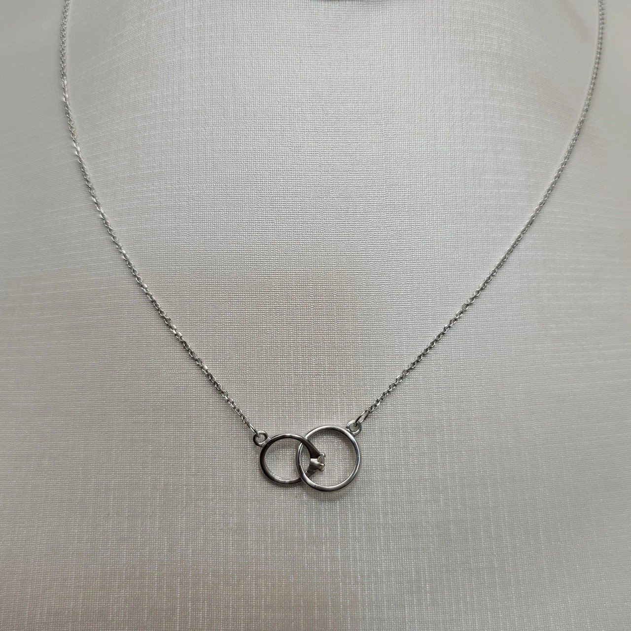 Кулон Deimantas 108563731 2,51гр 0,045ct. купить,NaN