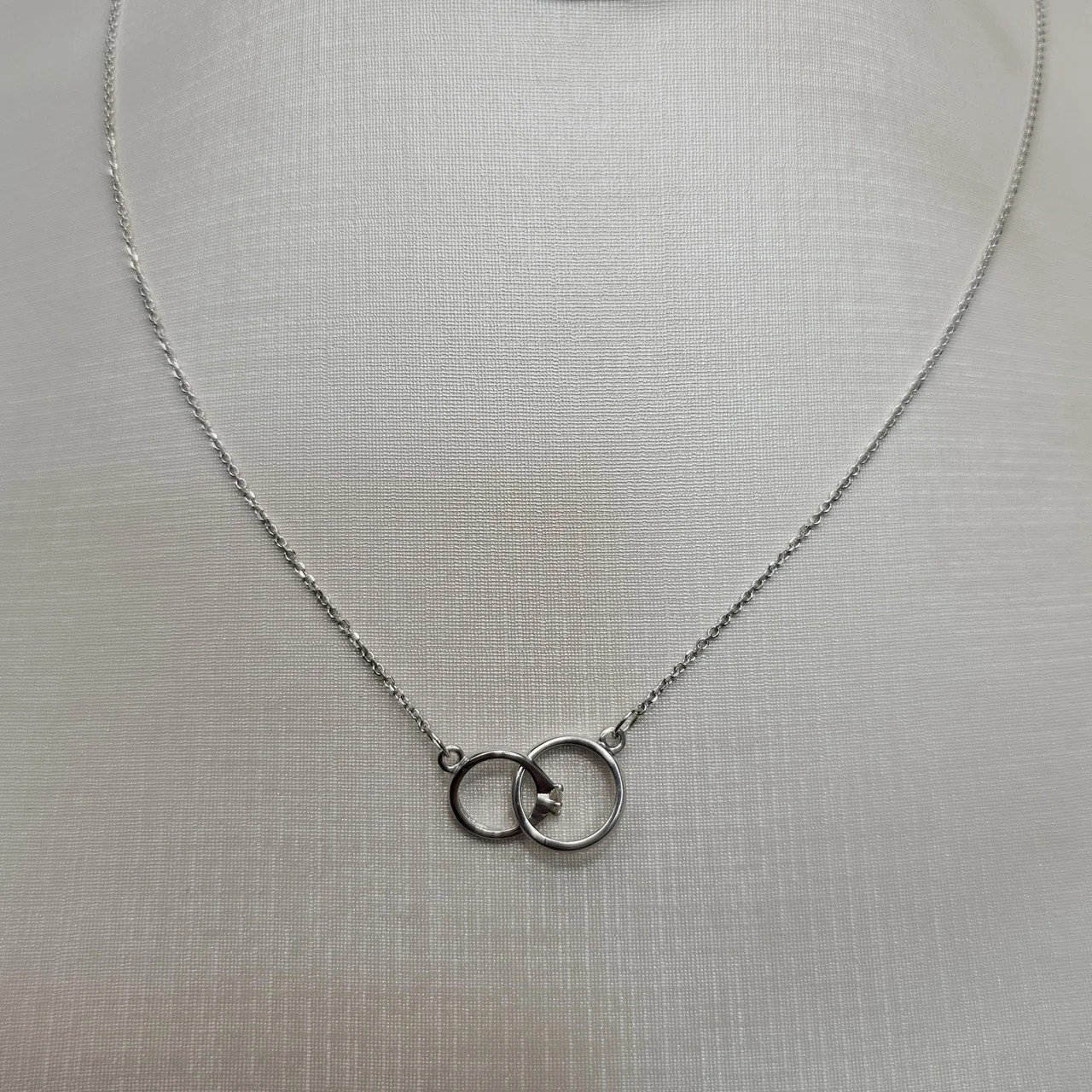 Кулон Deimantas 108563731 2,51гр 0,045ct. купить,NaN