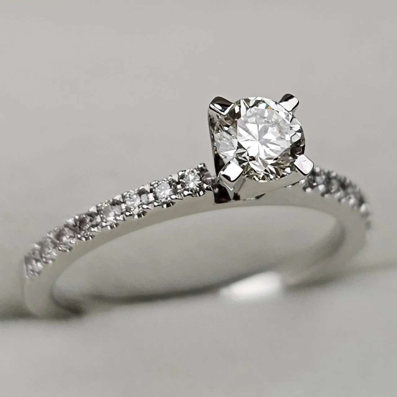 Кольцо Deimantas 108598307 16р 1,82гр 0,46ct. купить,NaN