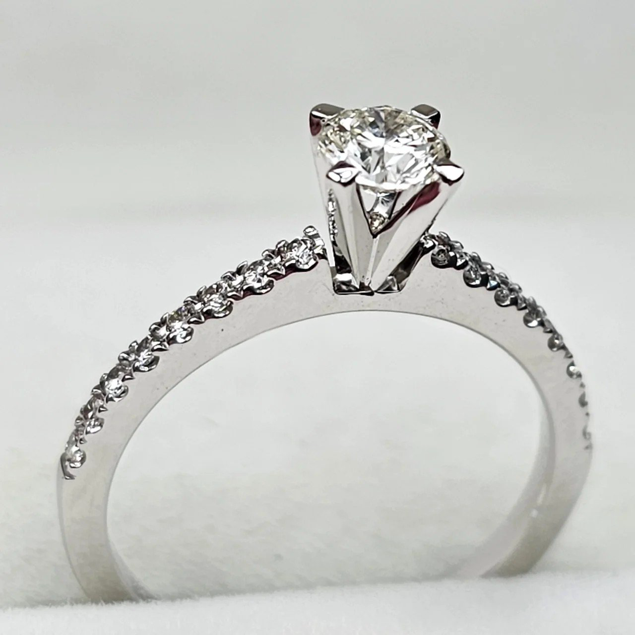 Кольцо Deimantas 108598307 16р 1,82гр 0,46ct. купить,NaN