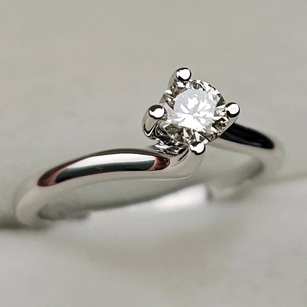 Кольцо Deimantas 108599985 15р 2,08гр 0,24ct. купить,NaN