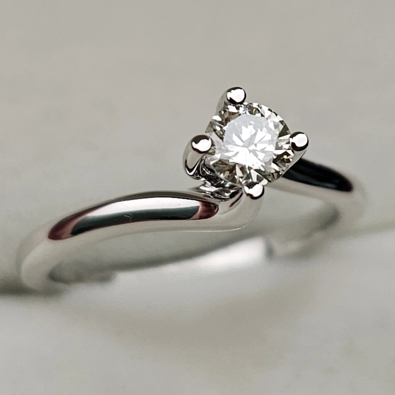 Кольцо Deimantas 108599985 15р 2,08гр 0,24ct. купить,NaN