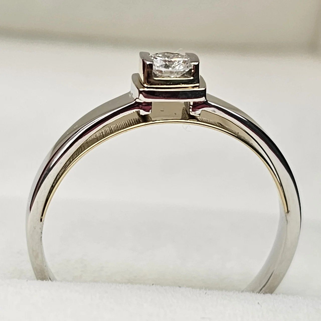 Кольцо Deimantas 108562922 18,5р 2,9гр 0,18ct. купить,NaN