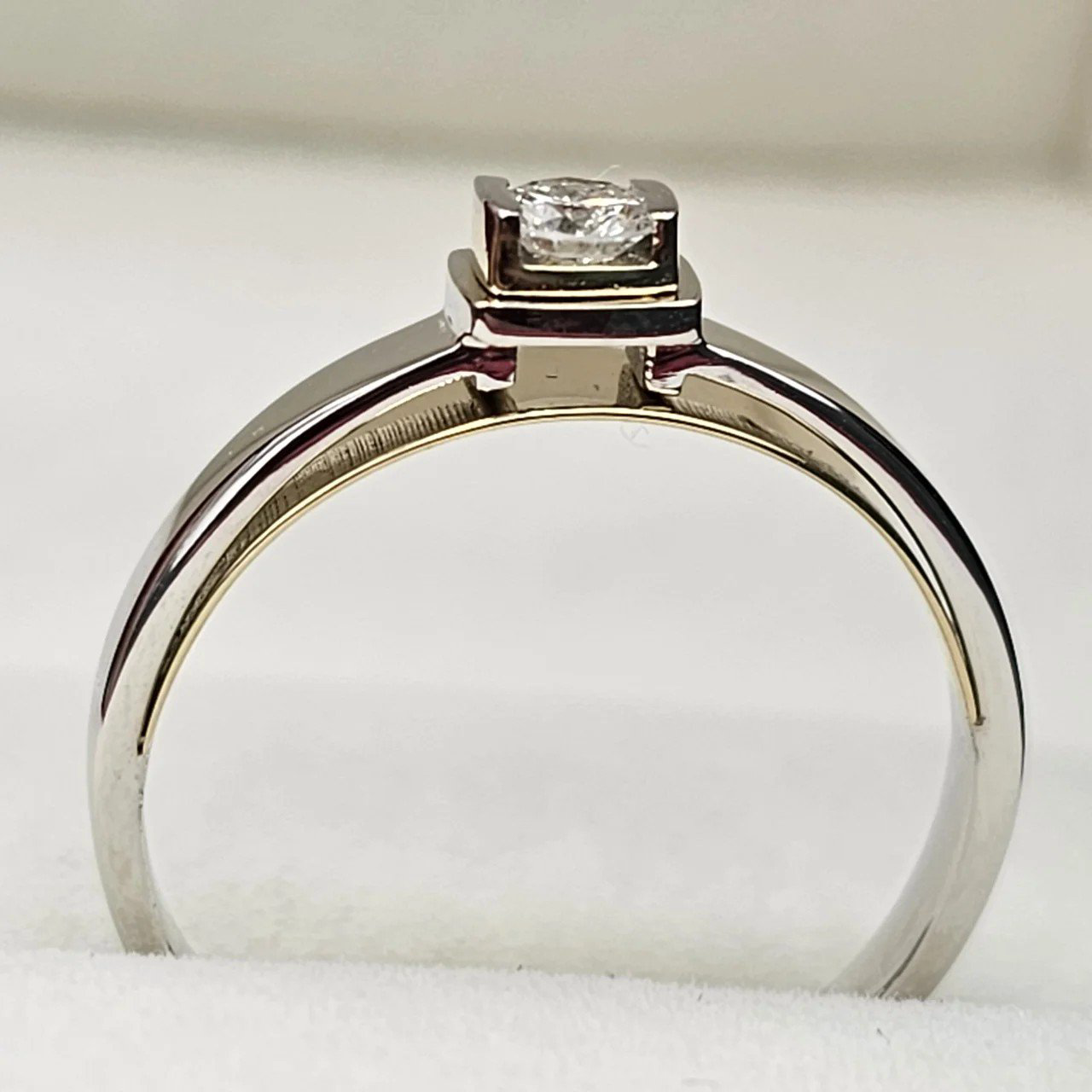 Кольцо Deimantas 108562922 18,5р 2,9гр 0,18ct. купить,NaN