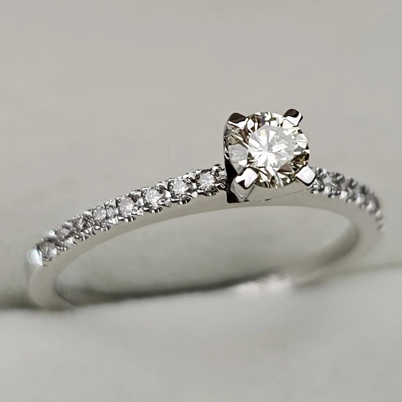 Кольцо Deimantas 108599957 17,5р 1,91гр 0,4ct. купить,NaN