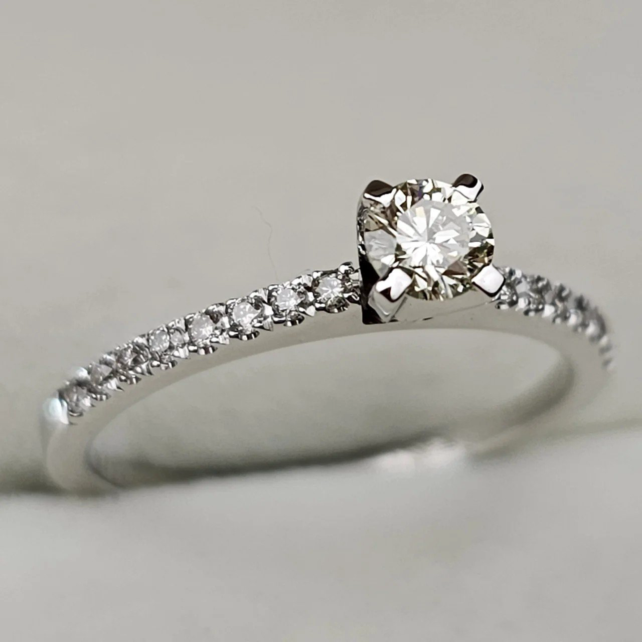 Кольцо Deimantas 108599957 17,5р 1,91гр 0,4ct. купить,NaN